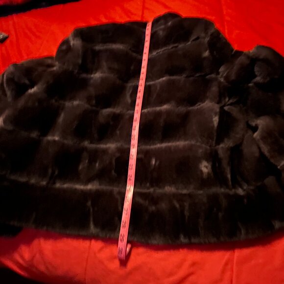 Waist-length Faux Fur Coat - Picture 12 of 12